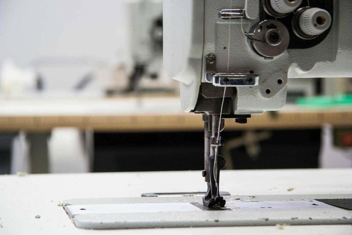 como-limpiar-tapiceria-coche-maquina-cosido-mesa-de-corte-restauracion-y-venta-de-coches-clasicos-autos-antiguos-jjdluxe-garage-ibi-alicante repartidor-oferta-empleo-alicante-trabaja-con-nosotros-grupo-comercial-tabarca-distribucion-bebidas-alimentacion