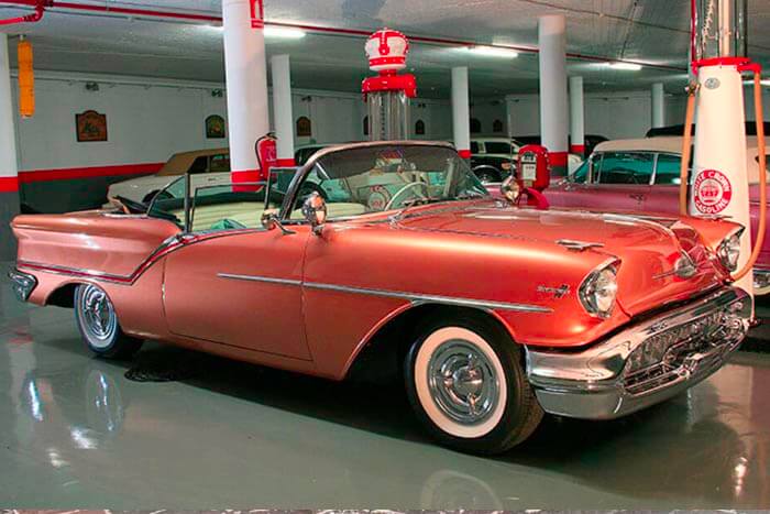 como-comprar-un-coche-clásico-americano-oldsmobile-super-88-naranja-1957-venta-autos-antiguos-restauracion-jjdluxe-garage-ibi-alicante