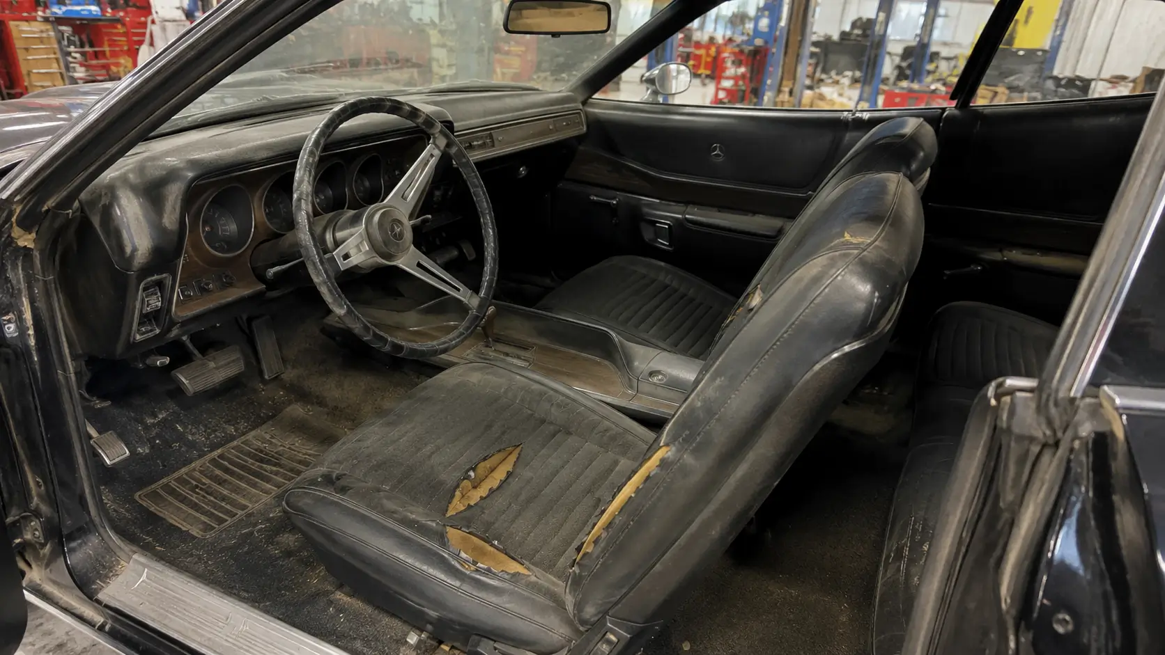 restauracion-interior-tapiceria-coche-clasico-antes